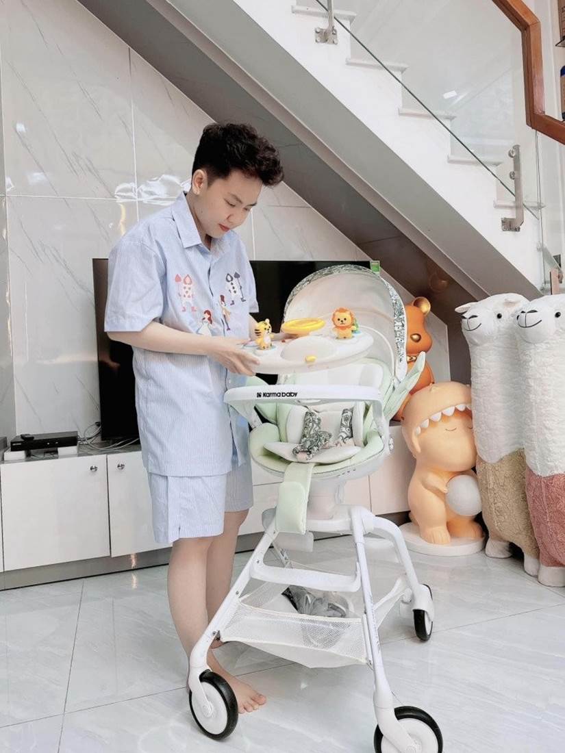 Cặp đồng tính nữ chi 1 tỷ qua Mỹ tìm con, giờ mỗi người một nơi, mẹ còn trong cữ đã livestream bán hàng-7