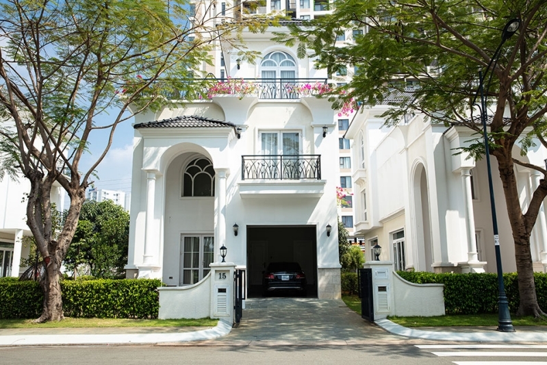 Cô thủ môn tội nghiệp sống viên mãn trong biệt thự 800 m2 phong cách Châu Âu-4