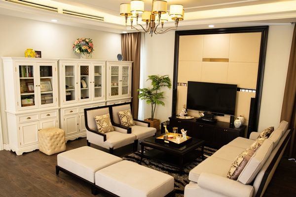 Cô thủ môn tội nghiệp sống viên mãn trong biệt thự 800 m2 phong cách Châu Âu-12