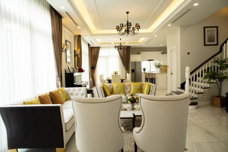 Cô thủ môn tội nghiệp sống viên mãn trong biệt thự 800 m2 phong cách Châu Âu-14