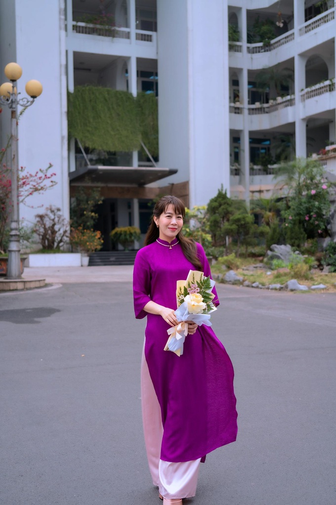 MC Diệp Chi gây sốt với lá đơn viết tay xin việc-3