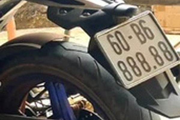 Vụ bấm 4 biển số xe siêu đẹp: Tạm đình chỉ công tác phó công an xã-2