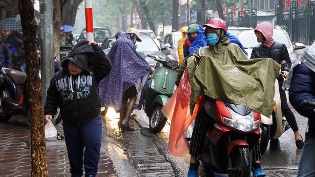 Miền Bắc mưa kéo dài, cục bộ có mưa to-1