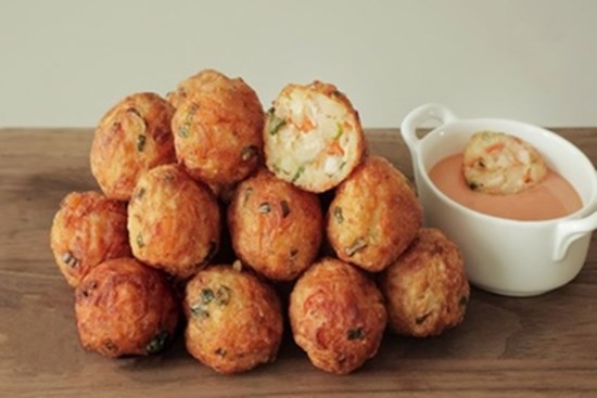 Biến tấu gà viên chiên lạ miệng cho cuối tuần