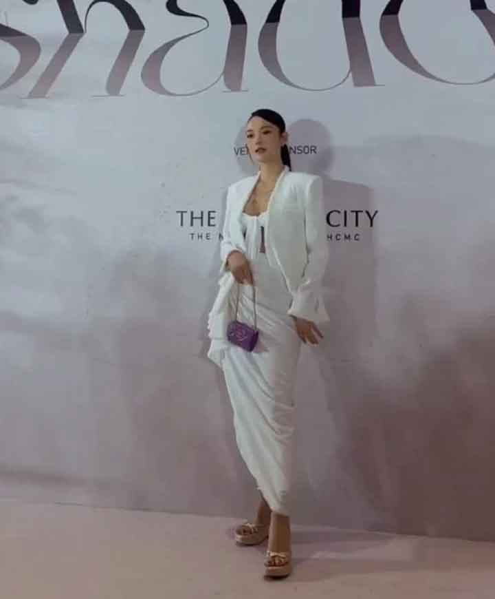 Vóc dáng gợi cảm của Minh Hằng khi mang thai ở tuổi 35-1