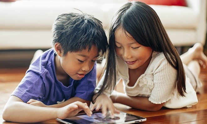 Bị mẹ thu điện thoại, nữ sinh lớp 8 có phản ứng khó tưởng, có một cách cai điện thoại dễ đẩy trẻ vào đường cùng-1