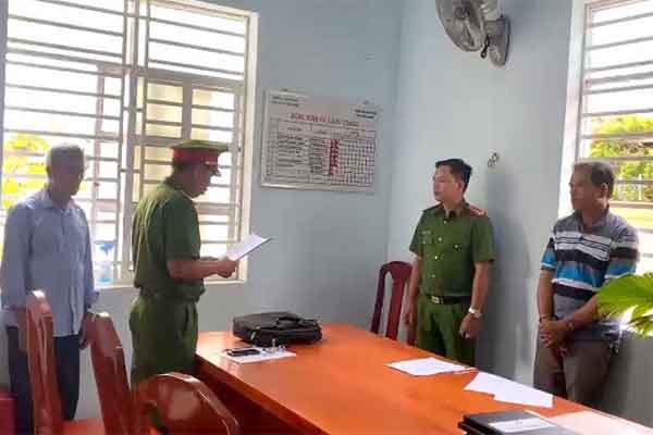 Nghi vợ ngoại tình, chồng bắn chết tình địch-2