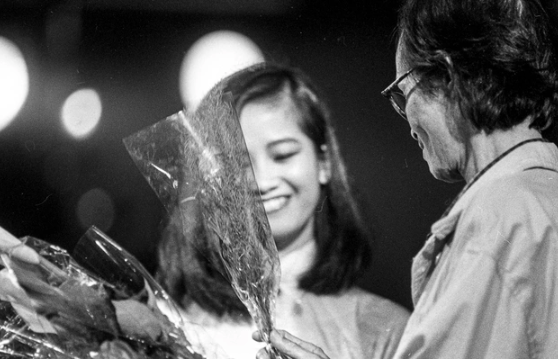 Phút xúc động của Hồng Nhung trong ngày giỗ nhạc sĩ Trịnh Công Sơn-3