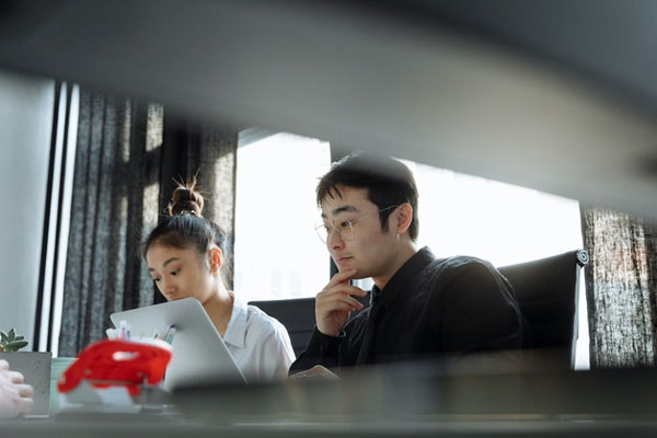 Tranh cãi hành động thả tim cho đồng nghiệp-2