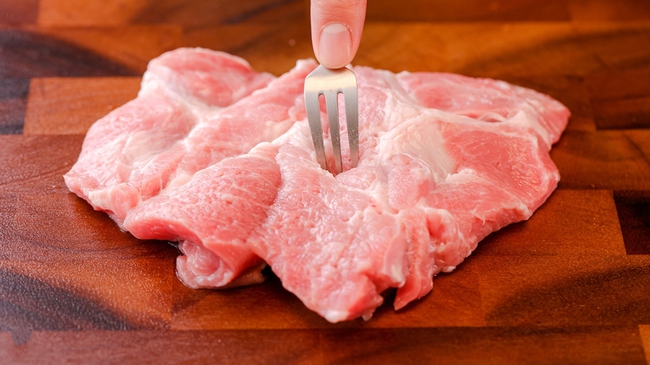 Dùng nồi cơm điện làm món thịt xá xíu mềm ngon-2