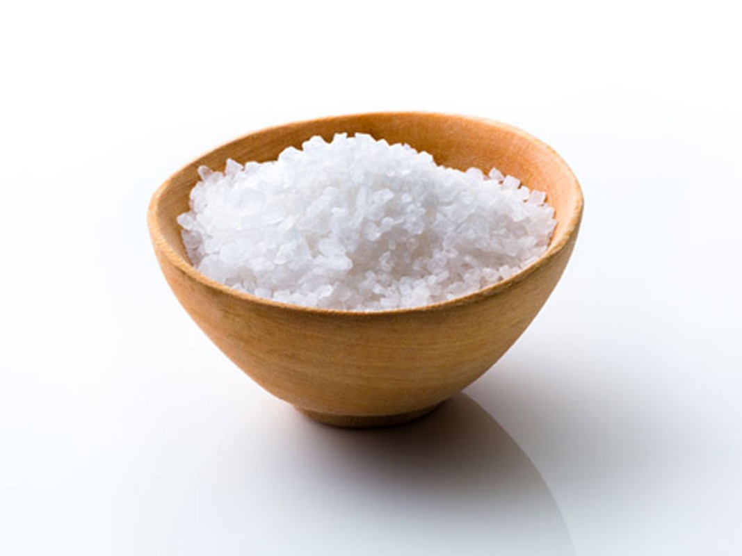 Để nắm muối vào nhà tắm, kinh ngạc điều xảy ra-2