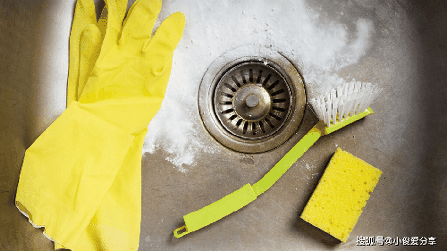 Để nắm muối vào nhà tắm, kinh ngạc điều xảy ra-8