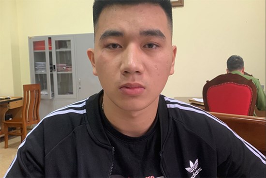 Gã trai trẻ lên mạng gạ quan hệ đồng tính rồi chiếm đoạt tài sản của 'con mồi'