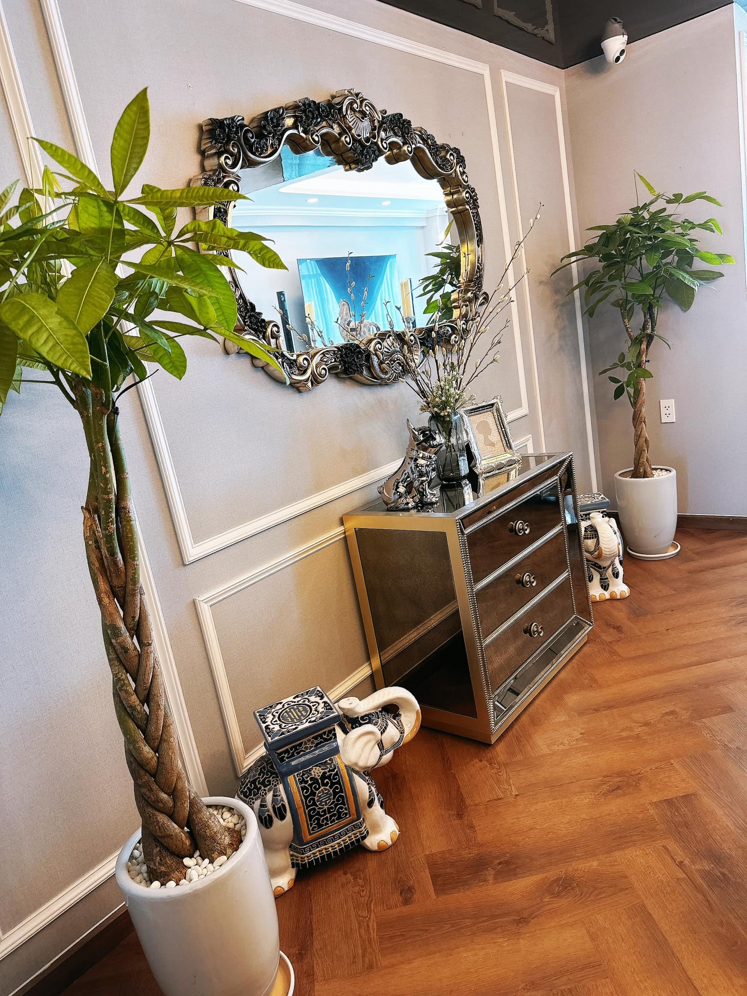 Chi tiết cầu kỳ trong căn nhà mới mua tặng mẹ của ca sĩ từng gây sốt với căn biệt thự 12 phòng ngủ-2