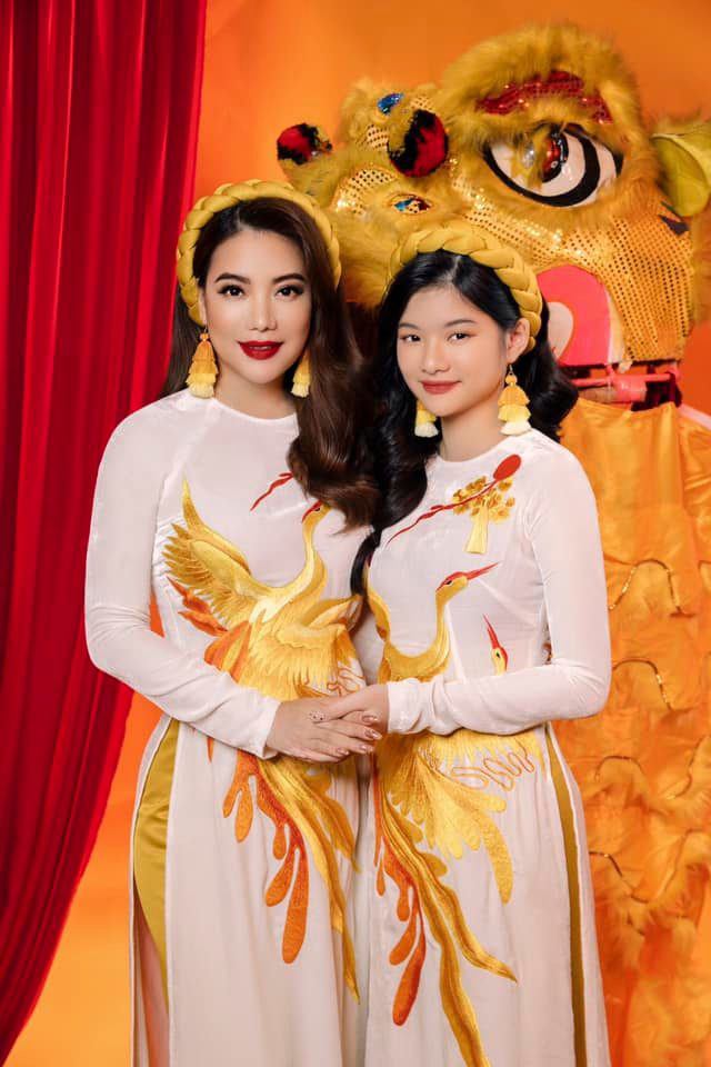 Con gái Trương Ngọc Ánh hiếm hoi mặc áo ôm, nay ra dáng thiếu nữ thấy rõ, chuẩn Hoa hậu tương lai-7