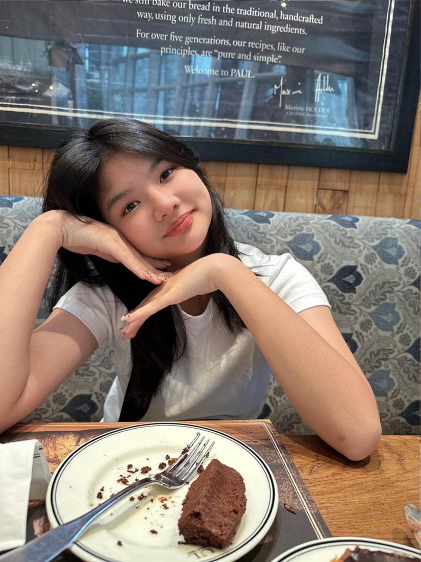 Con gái Trương Ngọc Ánh hiếm hoi mặc áo ôm, nay ra dáng thiếu nữ thấy rõ, chuẩn Hoa hậu tương lai-8