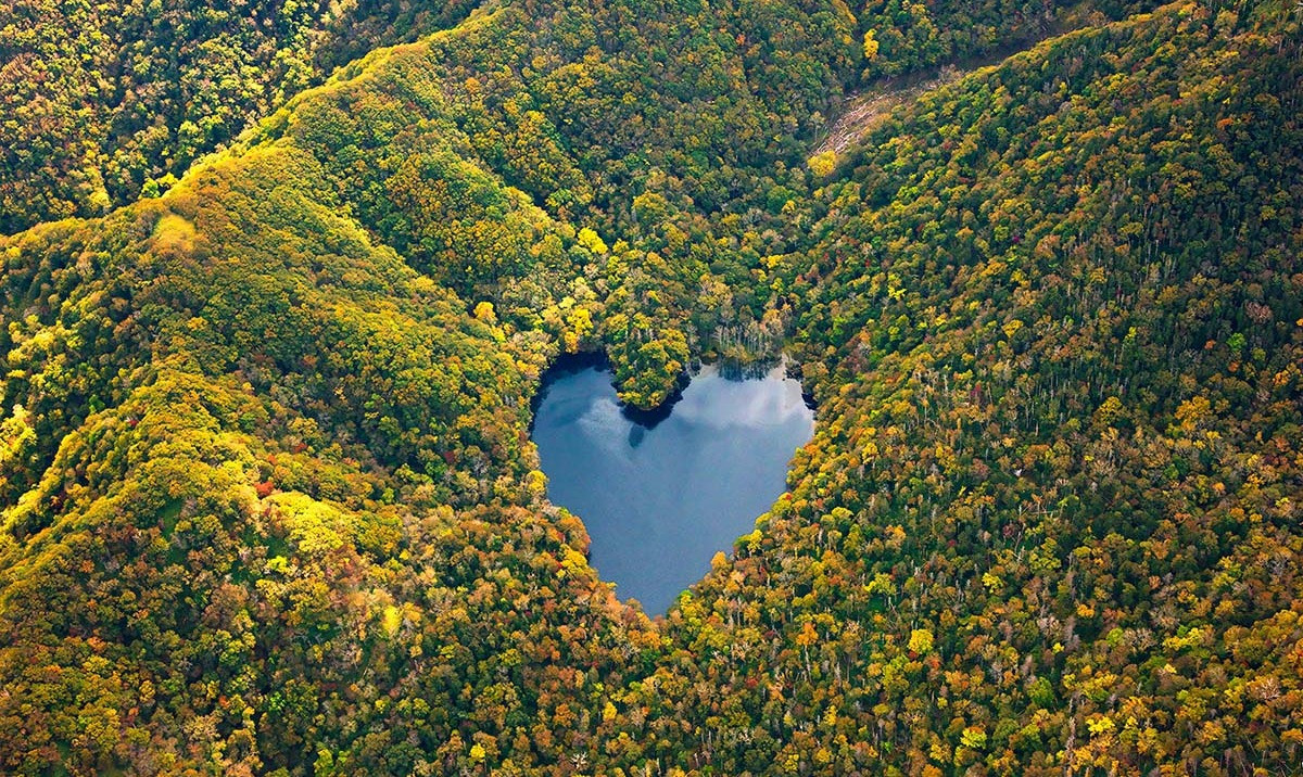 Vẻ đẹp tựa mỹ cảnh nhân gian của hồ nước trái tim lãng mạn nhất xứ Phù Tang-4