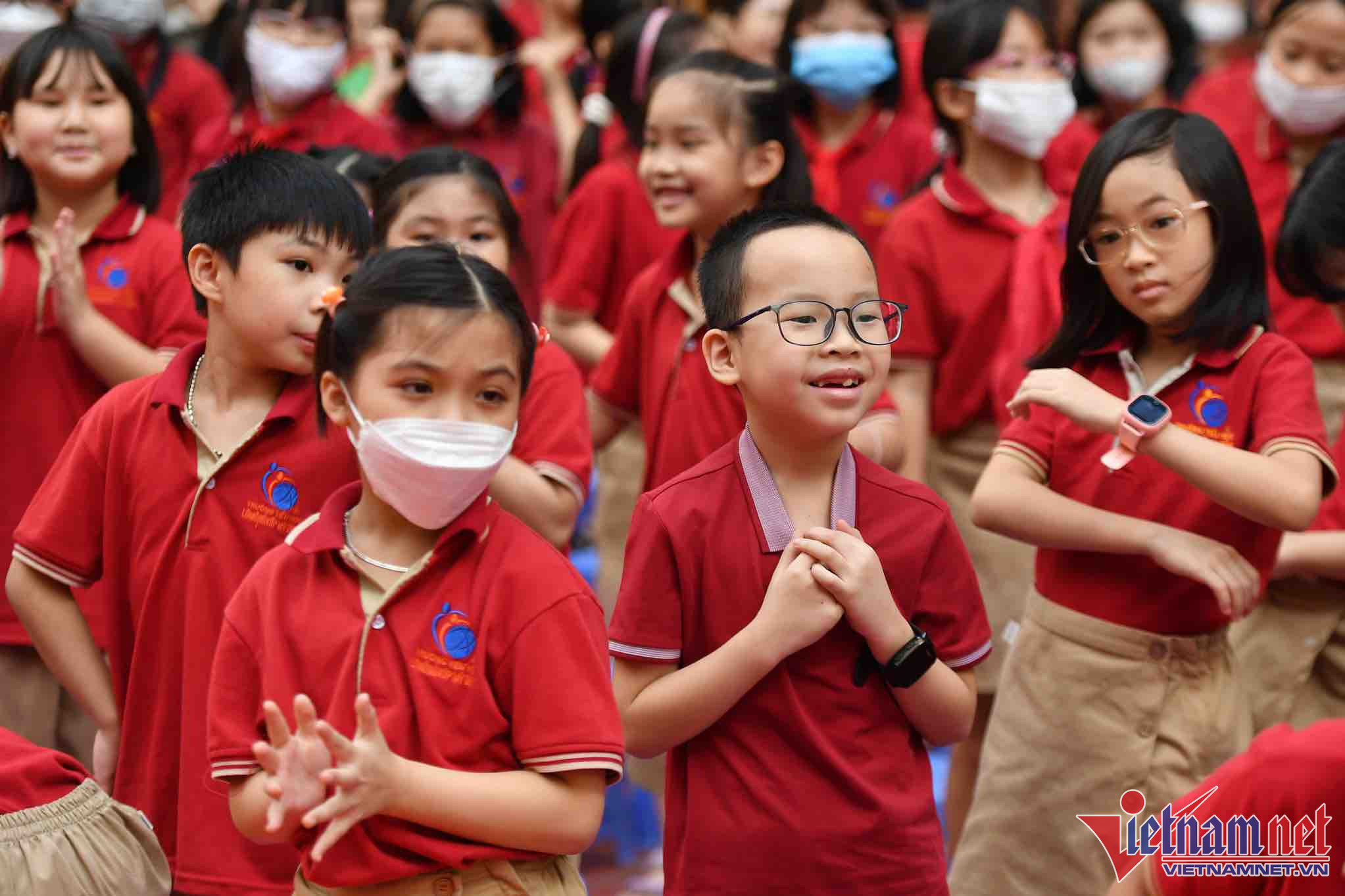 Phụ huynh thở phào khi Hà Nội bỏ xác nhận cư trú trong tuyển sinh đầu cấp-1