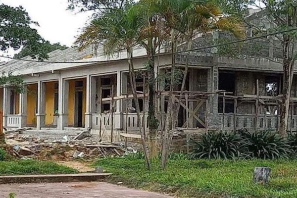 Vụ sập mái kính khiến 2 người tử vong ở Hà Nội: Người cha suy sụp, mong sớm đưa thi thể con trai về-3