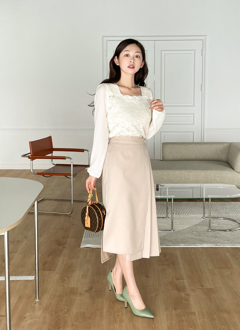 Nàng eo bánh mì nên mặc gì để trông thon thả?-2