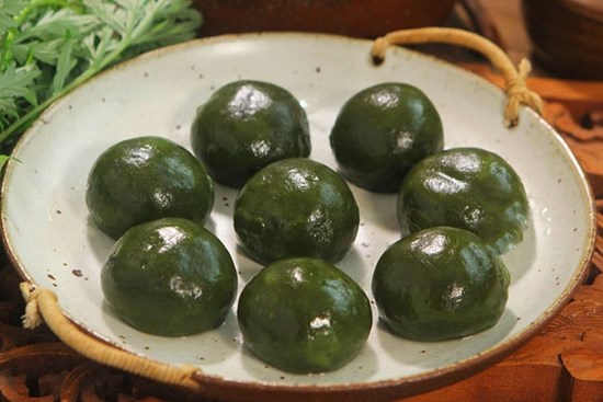 Loại rau quen thuộc làm bánh màu xanh ngọc bích dâng cúng Tết Thanh minh cực kỳ đẹp mắt