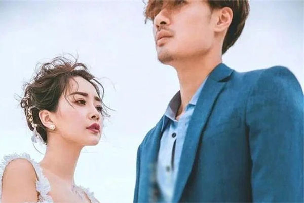 Đau lòng khi thấy 1 phụ nữ bước ra từ phòng ngủ của chồng cũ-1