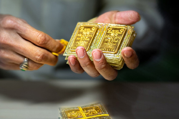 Giá vàng hôm nay 5/4: Vàng tăng dựng đứng khi USD giảm-2
