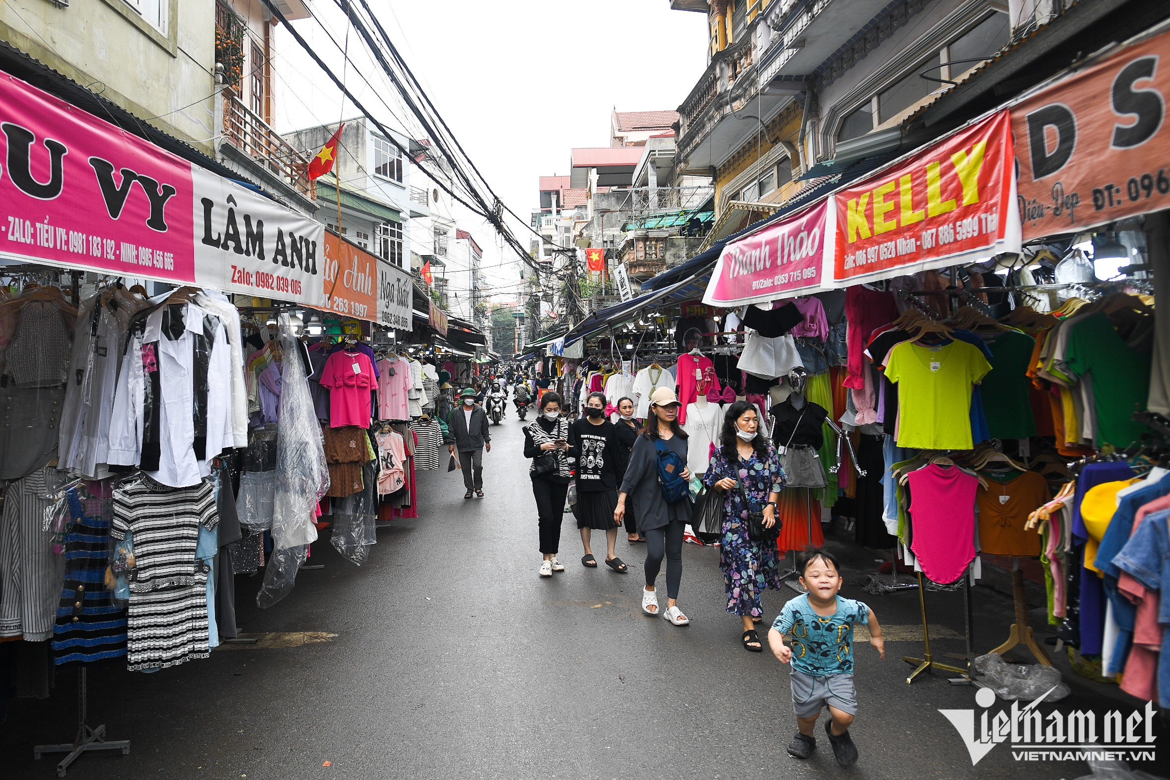 Chợ thời trang lớn nhất Hà Nội ế ẩm chưa từng thấy-14
