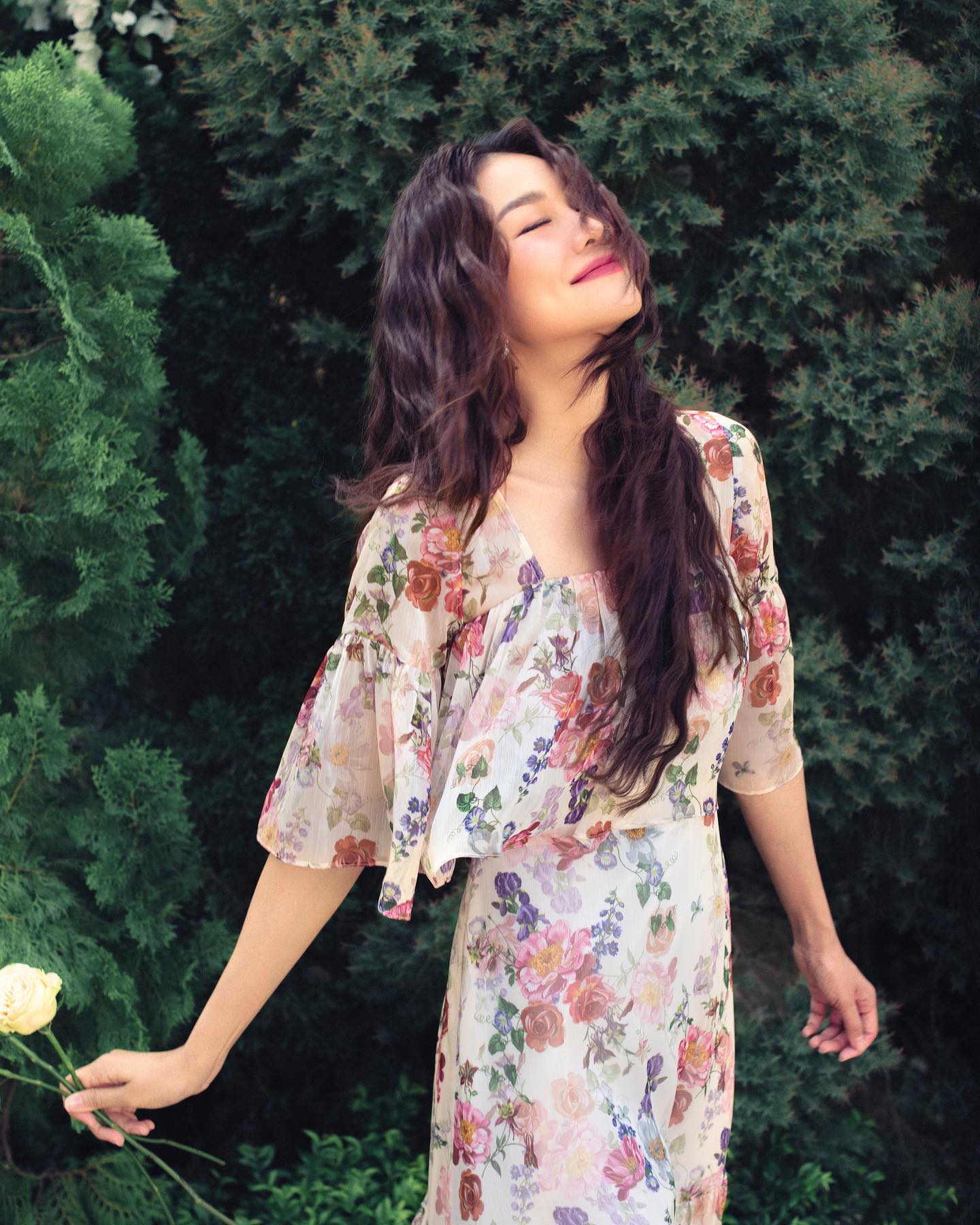 Kiểu tóc xoăn hack tuổi vi diệu lại tiếp tục chiếm sóng hè này-3