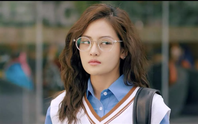 Kiểu tóc xoăn hack tuổi vi diệu lại tiếp tục chiếm sóng hè này-12