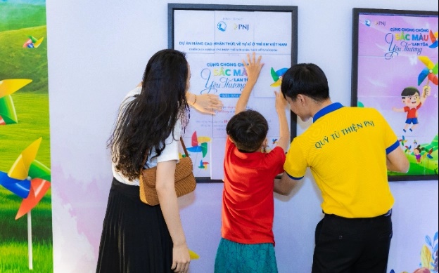 Câu chuyện về cô giáo mầm non làm thêm đủ việc nuôi con tự kỉ: Một đời vì con!-3