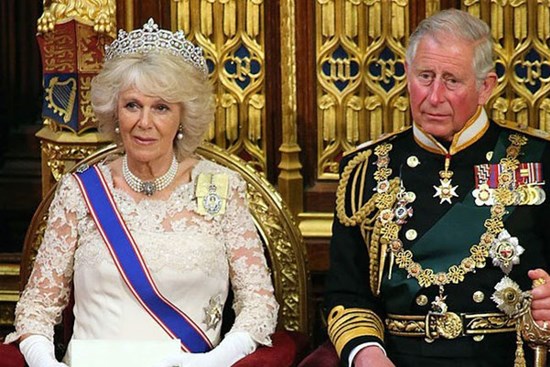 Bà Camilla có đủ điều kiện để được phong tước Nữ hoàng trong lễ đăng quang của Vua Charles?