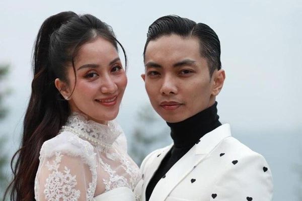 Chồng kém 11 tuổi bị tố làm màu, Khánh Thi phản ứng thế nào?-4