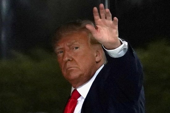 Thẩm phán cấm phát sóng buổi trình diện tòa của ông Trump