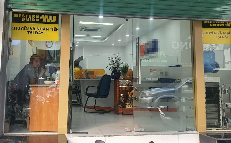 Lãnh đạo phòng giao dịch ngân hàng tử vong ở trụ sở-1