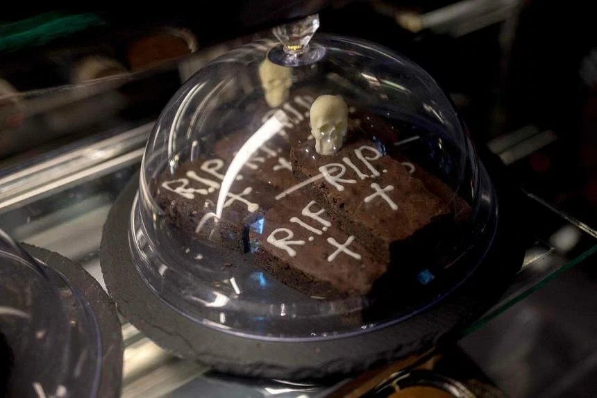 Streamer chuyên kể chuyện kinh dị-4