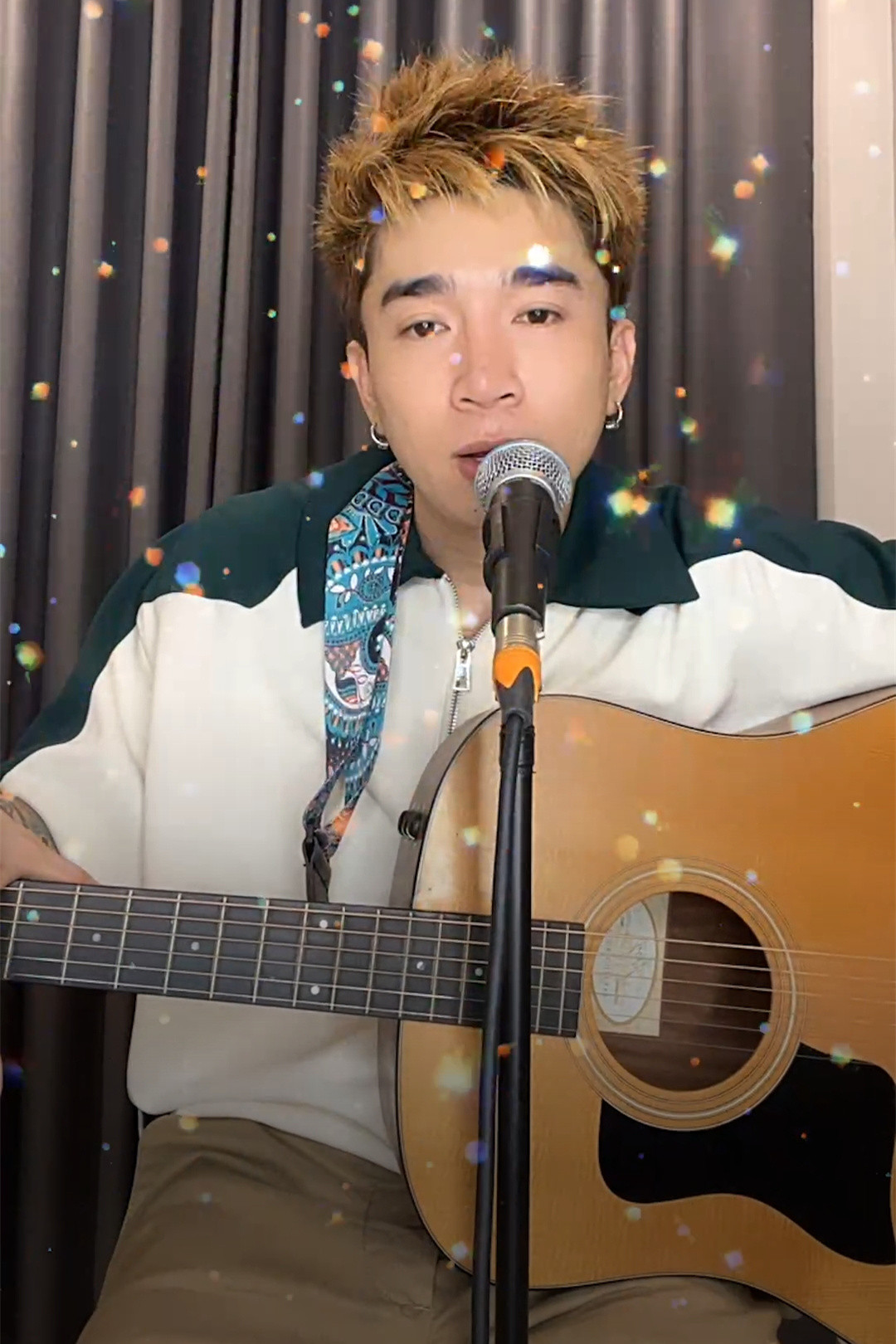 Ca sĩ Chi Dân khóc, lên tiếng sau tin đồn bị bắt-1