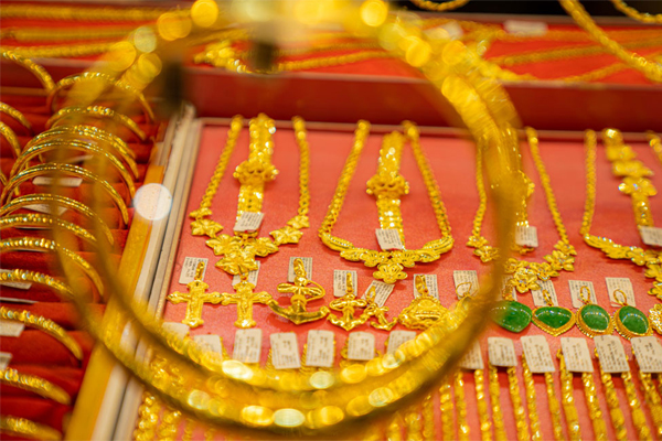 Giá vàng hôm nay 5/4: Vàng tăng dựng đứng khi USD giảm-1