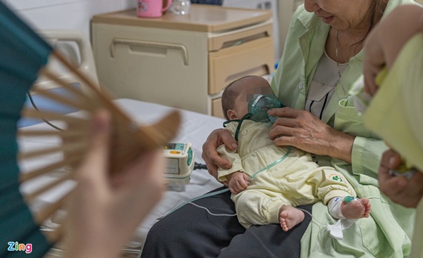 Nhiều trẻ tại Hà Nội diễn biến nặng do mắc virus RSV-4