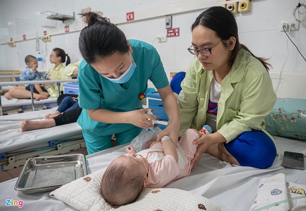 Nhiều trẻ tại Hà Nội diễn biến nặng do mắc virus RSV-5