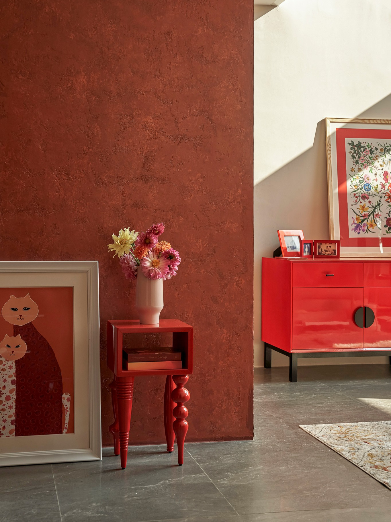 Ngôi nhà trên đỉnh đồi ở Bảo Lộc mang màu sắc vùng đất đỏ, tái sử dụng đồ cũ-9