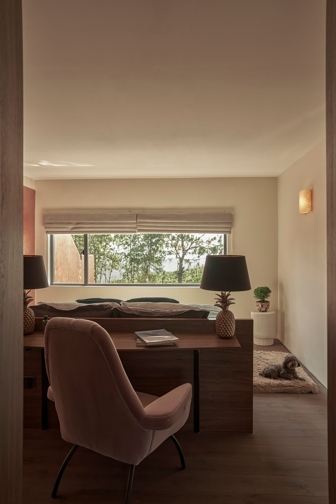 Ngôi nhà trên đỉnh đồi ở Bảo Lộc mang màu sắc vùng đất đỏ, tái sử dụng đồ cũ-18