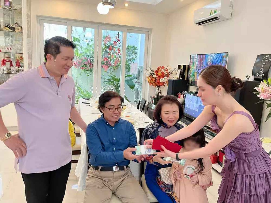 Chồng vướng tin đồn cặp kè, nữ đại gia quận 7 nói gì?-12