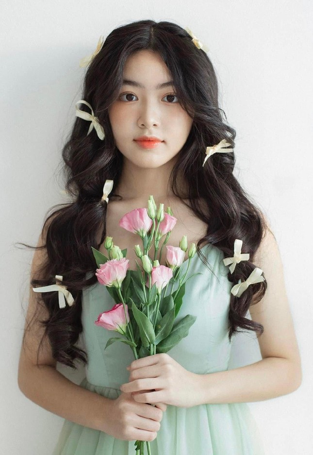 Nhan sắc con gái Trương Ngọc Ánh phù hợp với tiêu chí cuộc thi Hoa hậu nào?-1