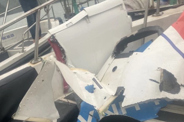 Hình ảnh máy bay trực thăng rơi được trục vớt từ hiện trường-5