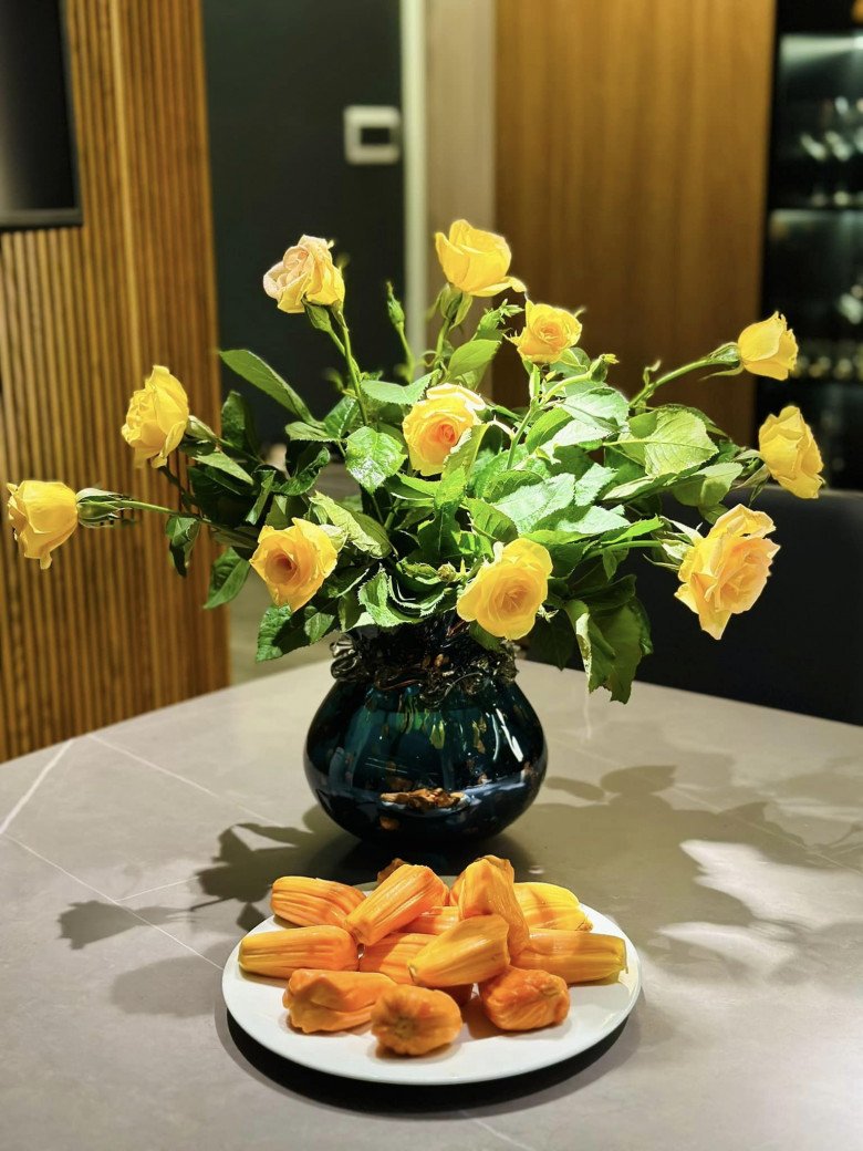 BTV, Thượng úy Minh Hương khoe ngôi nhà đẹp hết chỗ chê, phong cách cắm hoa khiến chị em nể phục-6