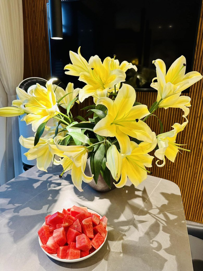 BTV, Thượng úy Minh Hương khoe ngôi nhà đẹp hết chỗ chê, phong cách cắm hoa khiến chị em nể phục-17