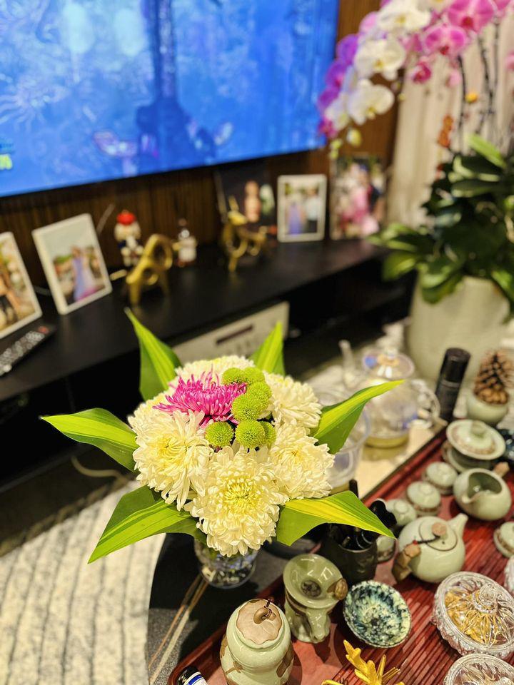 BTV, Thượng úy Minh Hương khoe ngôi nhà đẹp hết chỗ chê, phong cách cắm hoa khiến chị em nể phục-18