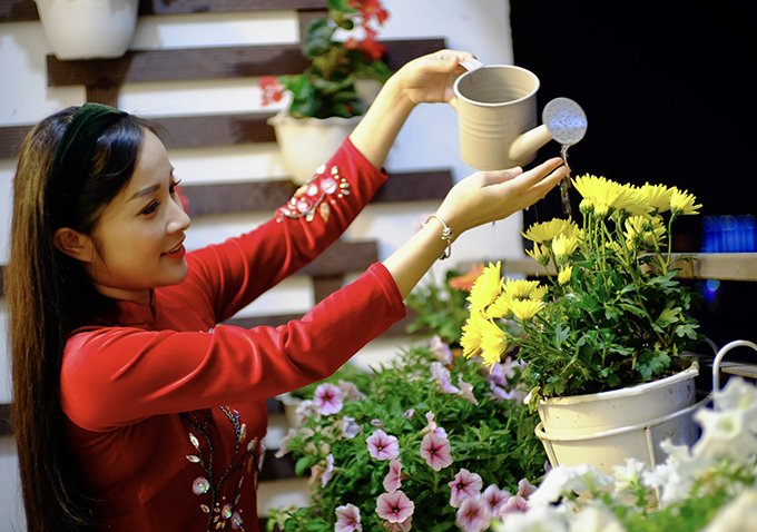 BTV, Thượng úy Minh Hương khoe ngôi nhà đẹp hết chỗ chê, phong cách cắm hoa khiến chị em nể phục-34