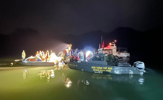 Tìm thấy thi thể phi công, danh tính 5 nạn nhân vụ rơi máy bay trực thăng Bell 505-1